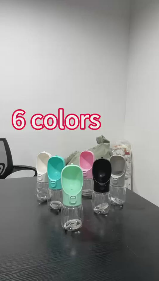 Taşınabilir Köpek Su Şişesi Yürüyüş, seyahat ve dış mekan aktivitelerinde evcil dostunuzun susuz kalmasını önleyen, su şişesi.